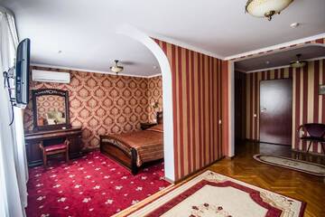 Фото номера Люкс Отель Svytyaz Hotel г. Луцк 3